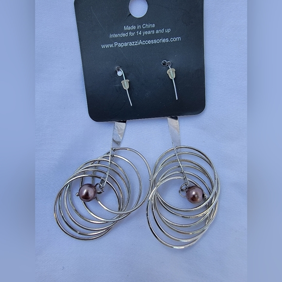 Dangling pearl with movable circles Earrings - Picture 5 of 6